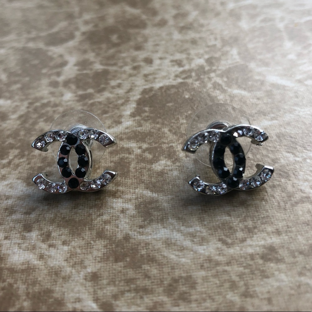 Post earrings